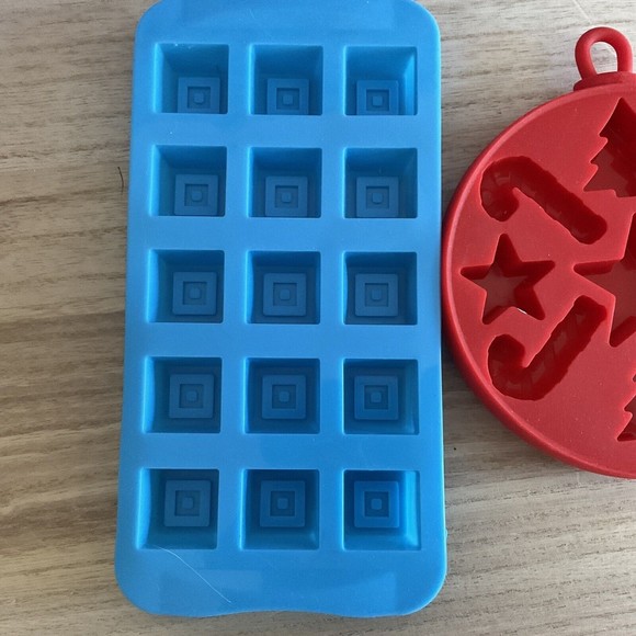 Silicone Molds  Multipurpose Christmas Faux Candy  Molds Lot Of 2 - Picture 4 of 6